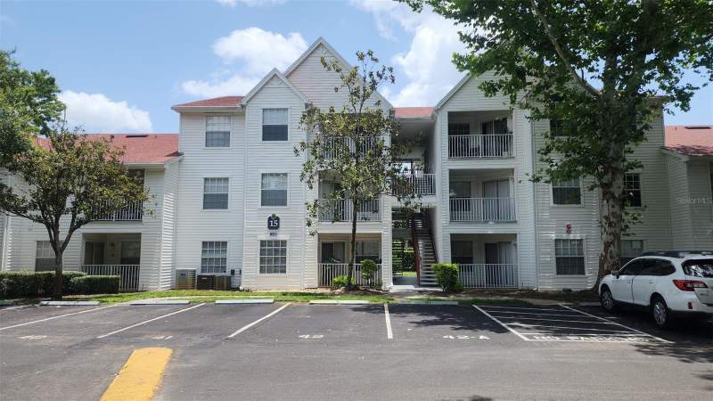 Lexington Place Condolexington Place ConHomes for Sale in Orlando, FL