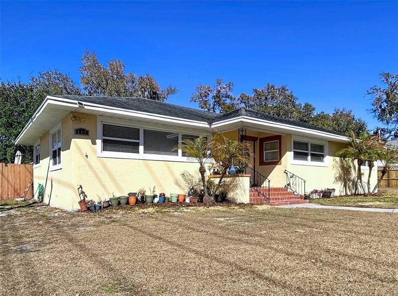 717 W END CRESCENT home for sale in Edenholme