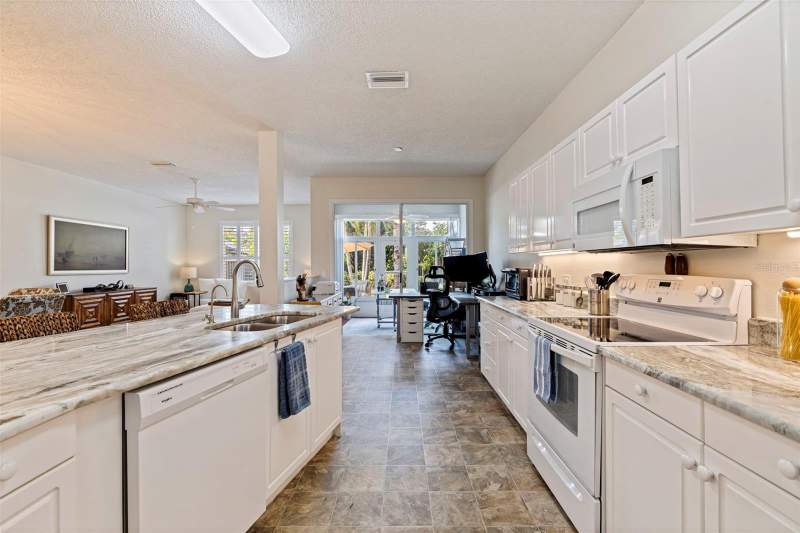 3 bedroom Townhouse at 3022 Pepperwood Lane, Brookfield, Clearwater — photo 3