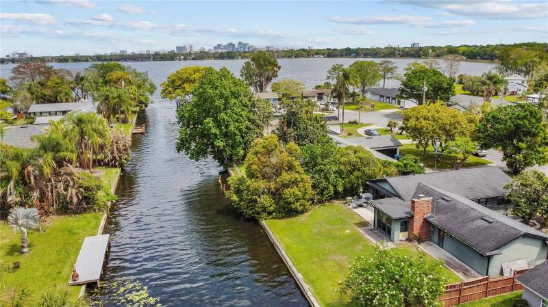 4 bedroom Single Family Residence at 2601 WINDWARD COURT, ISLE CATALINA, ORLANDO — photo 3