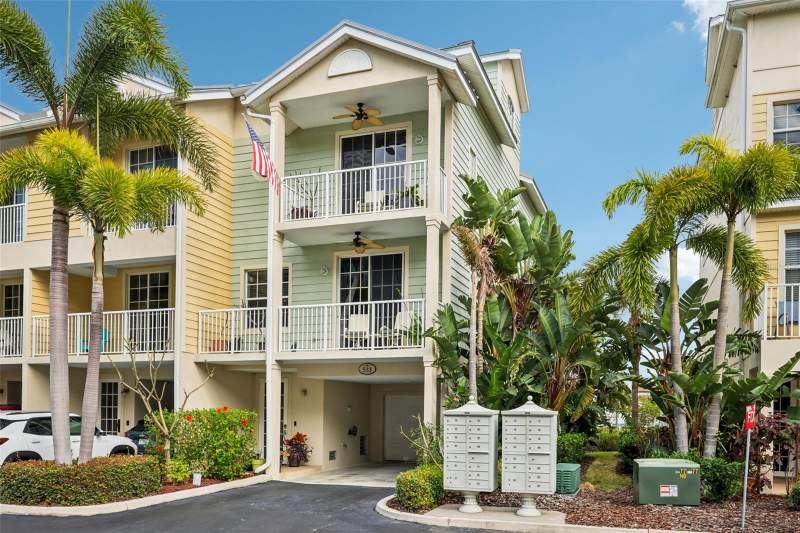 3 bedroom Townhouse at 533 Bahia Beach Boulevard, Bahia Beach Townhomes Ph 1A, Ruskin — photo 2