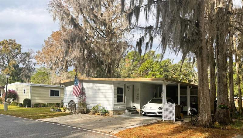 2 bedroom Mobile Home at 107 Royal Palm Drive, Hawthorne At Leesburg A Coop, Leesburg — photo 2