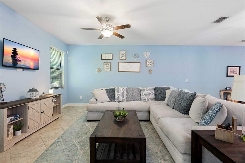 3 bedroom Townhouse at 17365 Old Tobacco Road, Hidden Oaks Twnhms, Lutz — photo 3