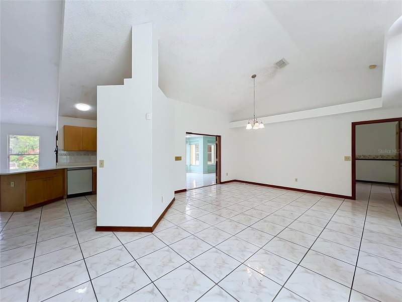 5 bedroom Single Family Residence at 3785 Peace Pipe Drive, Chickasaw Trails Ph 02, Orlando — photo 3