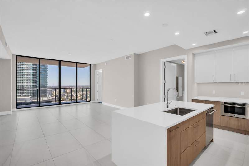 2 bedroom Condominium at 275 1st Avenue #2708, Art House, St Petersburg — photo 2