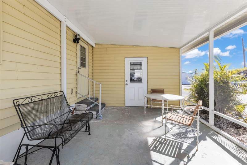 2 bedroom Mobile Home at 1891 Englewood Road #119, Brook To Bay, Englewood — photo 4