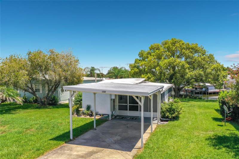 2 bedroom Mobile Home at 1521 Lakeview Drive, Tavares Mobile Home Estates, Tavares — photo 4