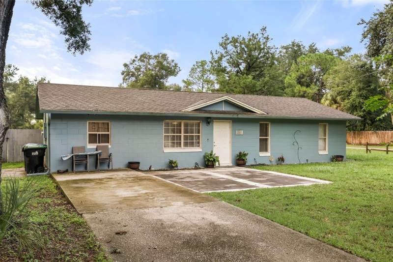 4 bedroom Single Family Residence at 7008 Holly Street, Zellwood Partners Sub, Mount Dora — photo 2