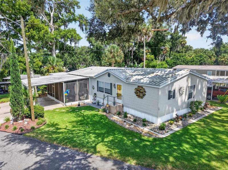 704 KIMBERLY AVENUE home for sale in Bonfire Mobile Home Village