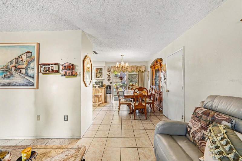 2 bedroom Single Family Residence at 11116 Marquette Street, Spring Hill, Spring Hill — photo 5