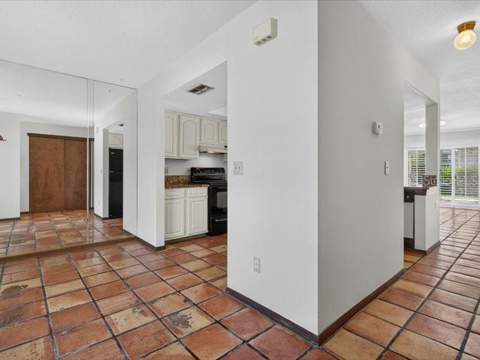 14012 Notreville Way, Tampa FL - photo 10 of 45