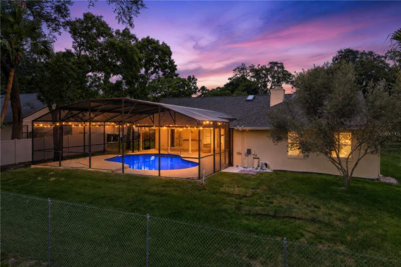 4 bedroom Single Family Residence at 2418 Sweetwater Cc Place Drive, Sweetwater C C Place, Apopka — photo 3