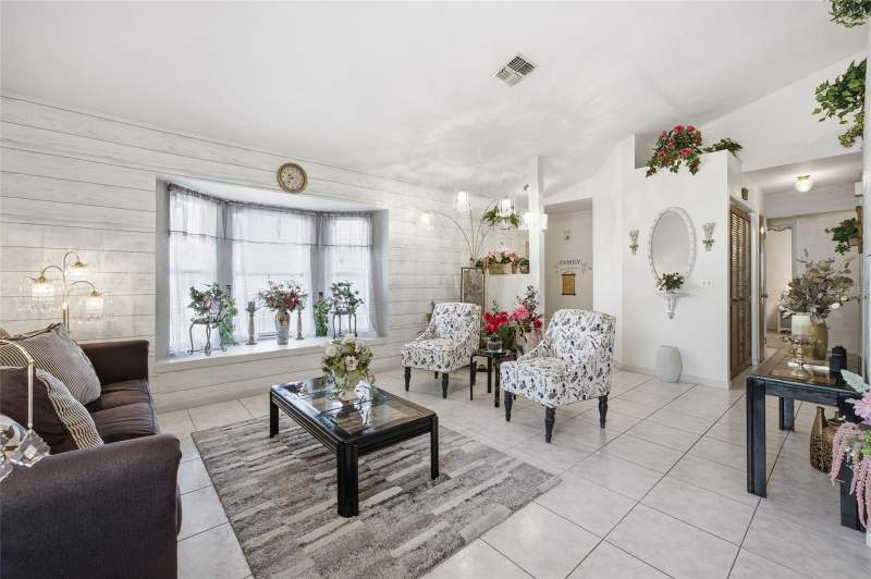 3 bedroom Single Family Residence at 549 Silver Course Run, Silver Spgs Shores Un 10, Ocala — photo 4