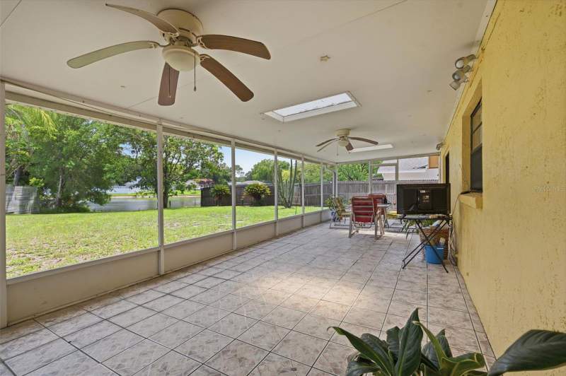 4 bedroom Single Family Residence at 15806 Pennington Road, Country Place West Unit I, Tampa — photo 3