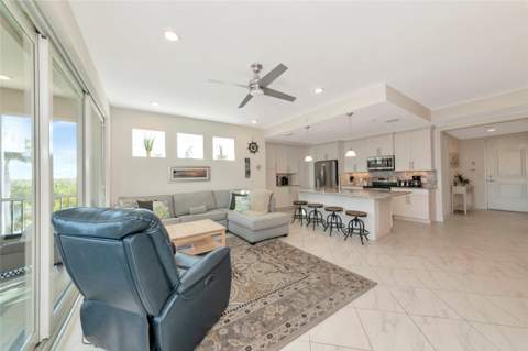 395 Aruba Circle #203, Bradenton FL - photo 9 of 56