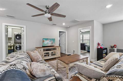 7673 Yale Harbor Drive, Wesley Chapel FL - photo 18 of 38