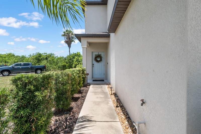 3 bedroom Townhouse at 635 Royal Empress Drive, Glencove At Bay Park, Ruskin — photo 5