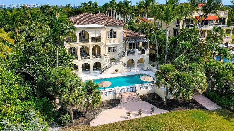 4 bedroom Single Family Residence at 1083 Westway Drive, Lido C, Sarasota — photo 4