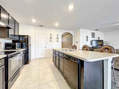 10547 Burlwood Drive, Leesburg FL - photo 16 of 48