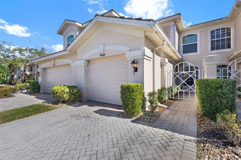 2 bedroom Condominium at 4533 Cinnamon Drive #2707, Arielle On Palmer Ranch Sec 1, Sarasota — photo 2