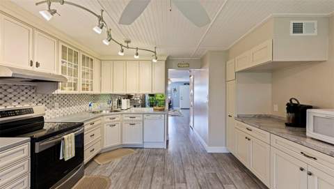 4910 Bay Street #310, St Petersburg FL - photo 12 of 30