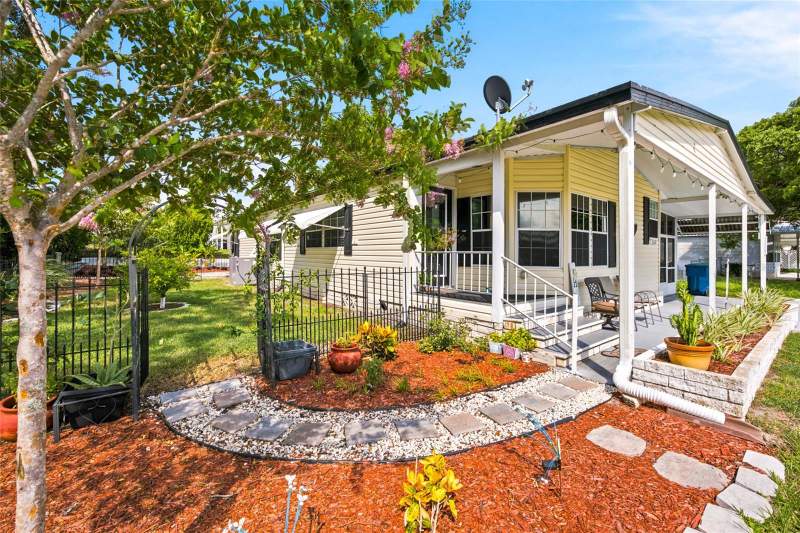 2 bedroom Manufactured Home at 9242 Denmarsh Drive, Brookridge Comm, Brooksville — photo 5