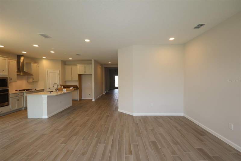 4 bedroom Single Family Residence at 1302 Hyde Street, Center Lake On The Park, St Cloud — photo 5