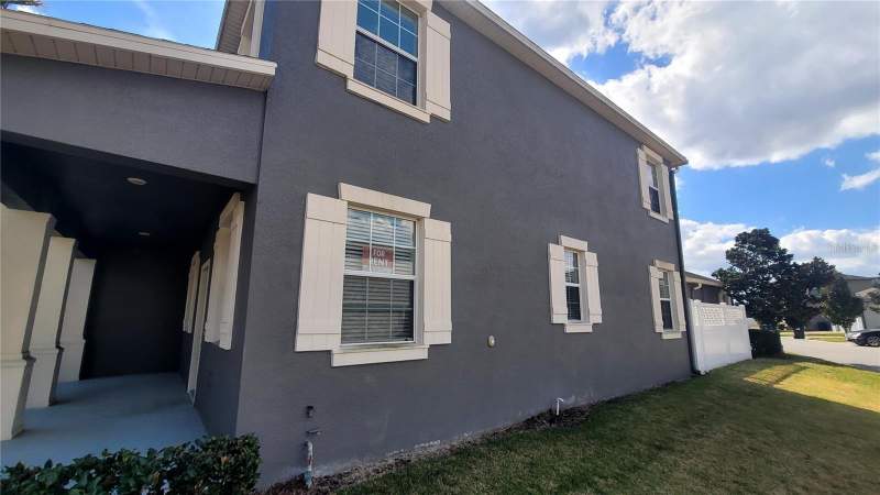 3 bedroom Townhouse at 7612 Fairgrove Avenue, Windermere Sound Ph 2, Windermere — photo 2