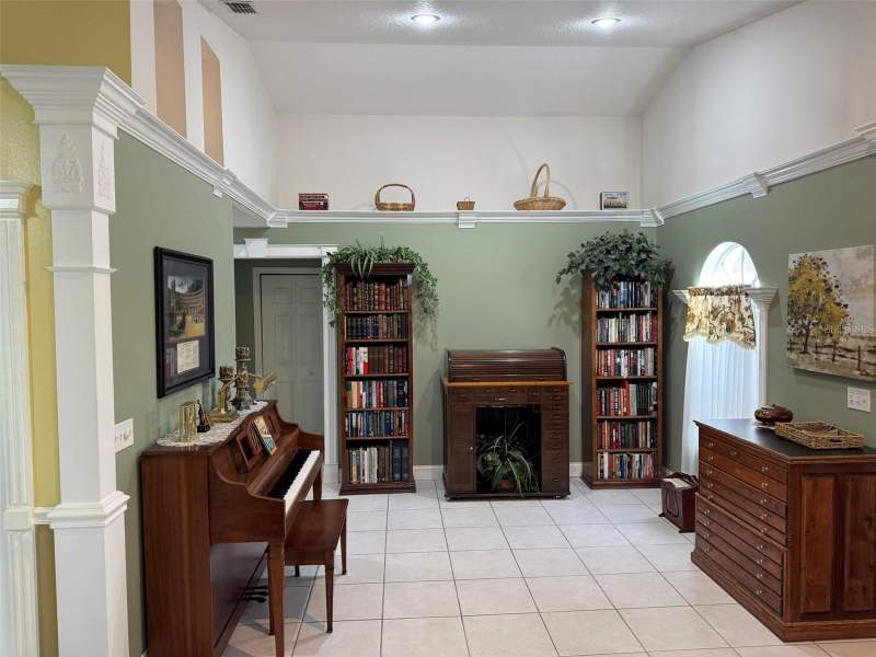 4 bedroom Single Family Residence at 9814 Oslin Street, Elliott & Harrison Sub, Tampa — photo 2
