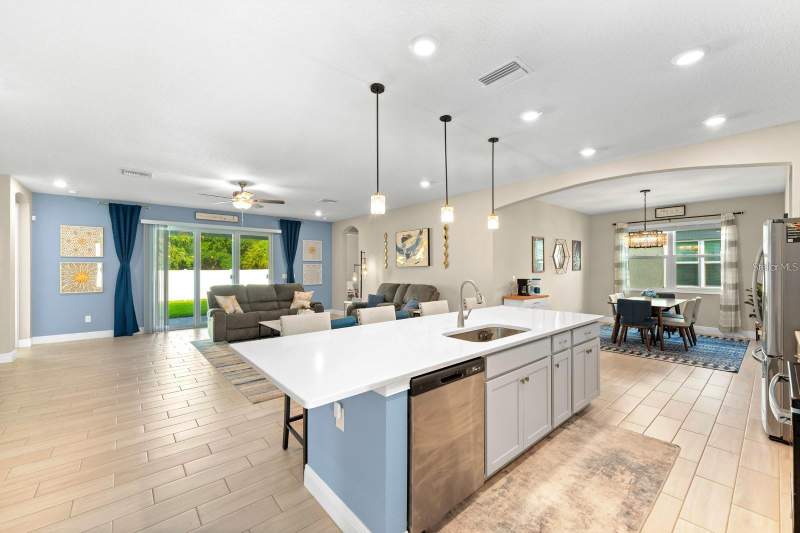 4 bedroom Single Family Residence at 8840 Mugnai Street, River Pointe Sub, Riverview — photo 3