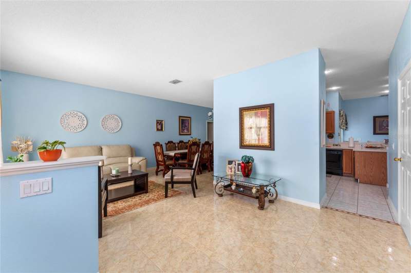 3 bedroom Single Family Residence at 323 Alegriano Court, Poinciana Village 1 Nbhd 2, Kissimmee — photo 4
