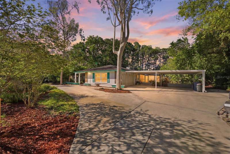 9116 LAKEVIEW DRIVE home for sale in Golden Acres