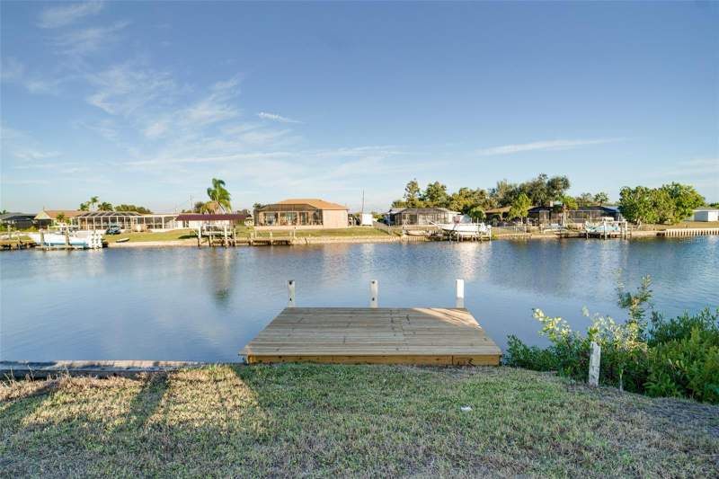 3 bedroom Single Family Residence at 217 W Tarpon Boulevard, Port Charlotte Sec 010, Port Charlotte — photo 3