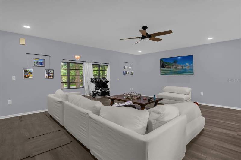 2 bedroom Single Family Residence at 811 MAIN STREET, WINDERMERE TOWN, WINDERMERE — photo 5