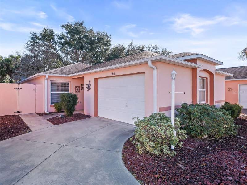 2 bedroom Villa at 621 Enconto Street, The Villages, The Villages — photo 3