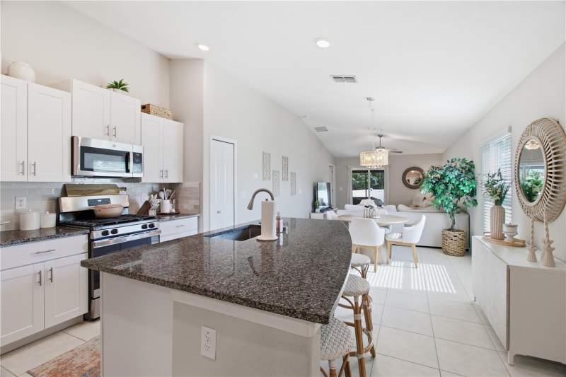 3 bedroom Single Family Residence at 10331 Blue Plume Court, South Crk Ph 2A 2B & 2C, Riverview — photo 4