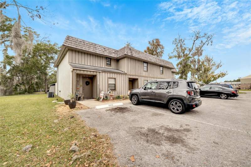 10 bedroom Townhouse at 2826 NE 7th Street, Three Kings, Ocala — photo 3