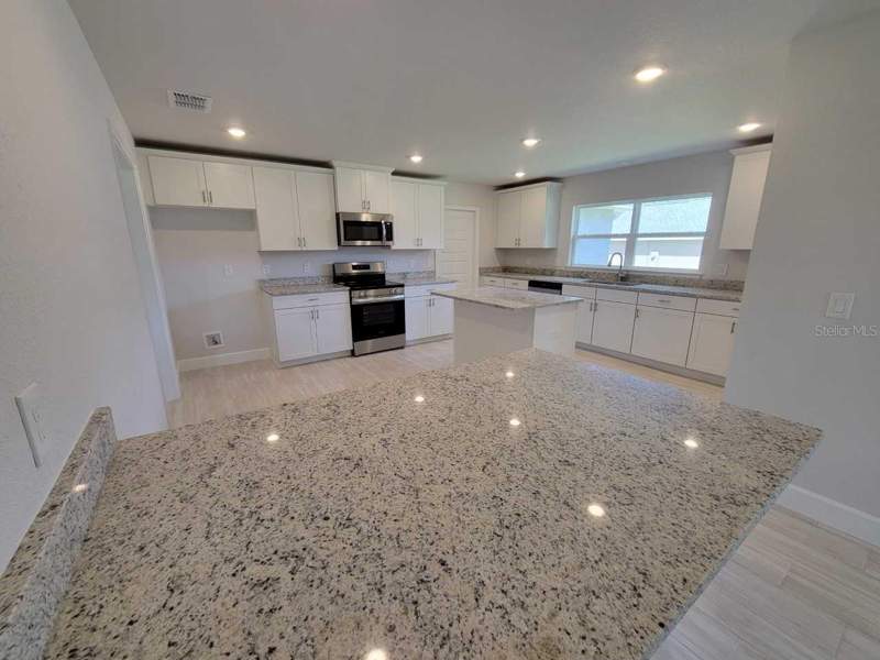 4 bedroom Single Family Residence at 8247 SW 125th Court Road, Rolling Hills 01, Dunnellon — photo 5