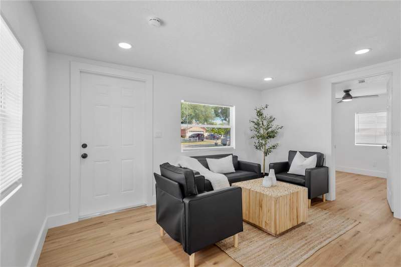 3 bedroom Single Family Residence at 3910 56th Avenue, Hoeldtke Heights Sub, St Petersburg — photo 3