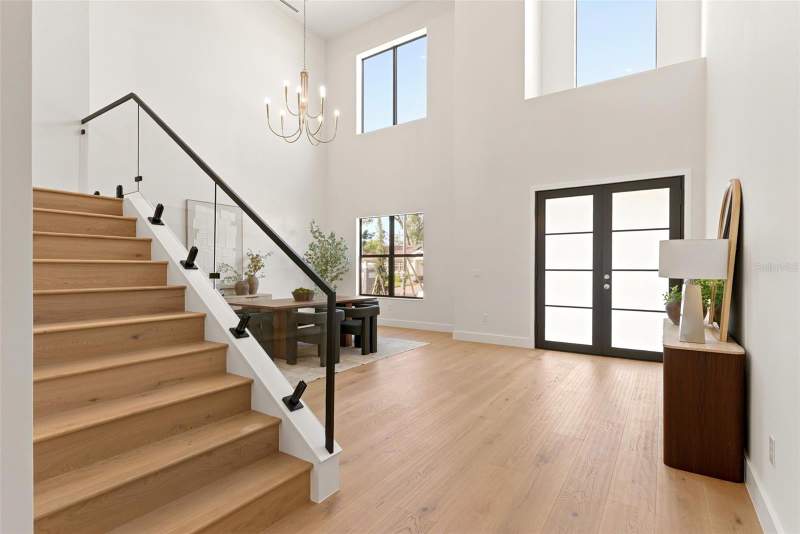 5 bedroom Single Family Residence at 812 W Kentucky Avenue, Riverside North, Tampa — photo 5