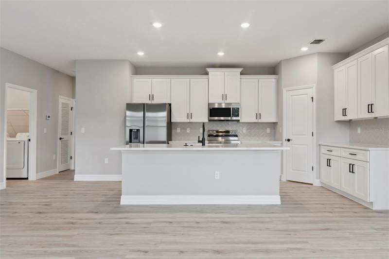 4 bedroom Single Family Residence at 489 Marion Oaks Trail, Marion Oaks Un 10, Ocala — photo 3