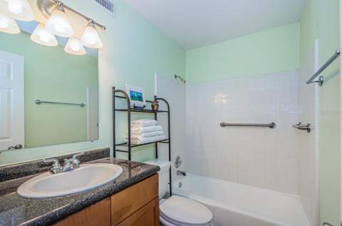 5215 Coquina Key Drive #B, St Petersburg FL - photo 14 of 32
