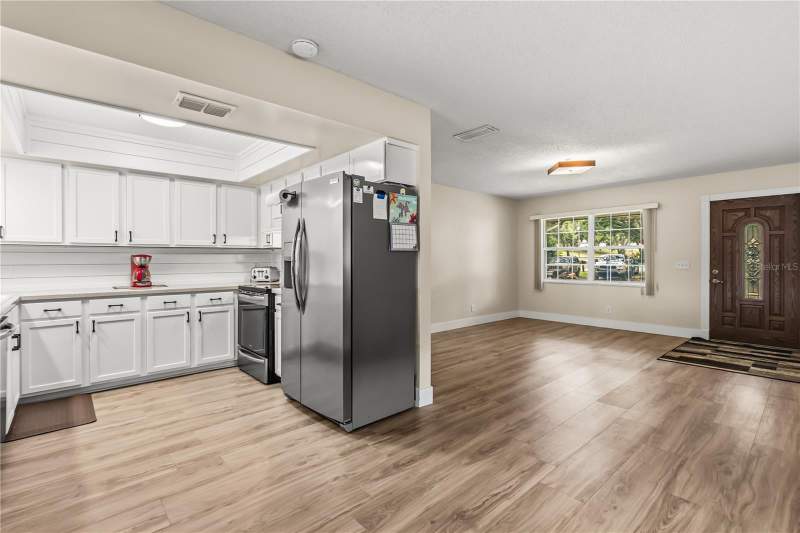 4 bedroom Single Family Residence at 9909 Jacaranda Avenue, Patio Point, Clermont — photo 5