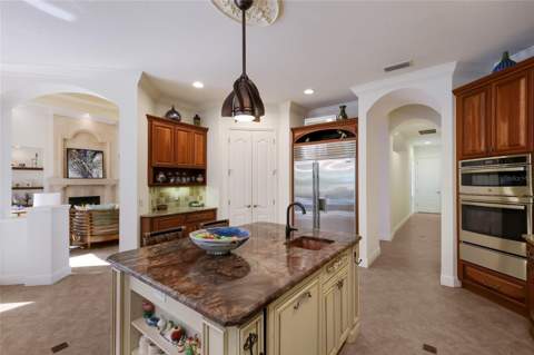 7107 Keswick Lane, Lakewood Ranch FL - photo 17 of 79