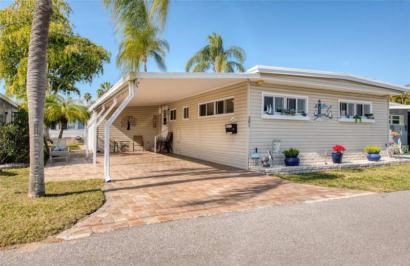 Bay Aristocrat Village Mobile Home Park Unrec