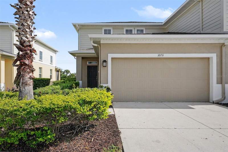 3 bedroom Townhouse at 10711 VERAWOOD DRIVE, LUCAYA LAKE CLUB TWNHMS PH 2B, RIVERVIEW — photo 1