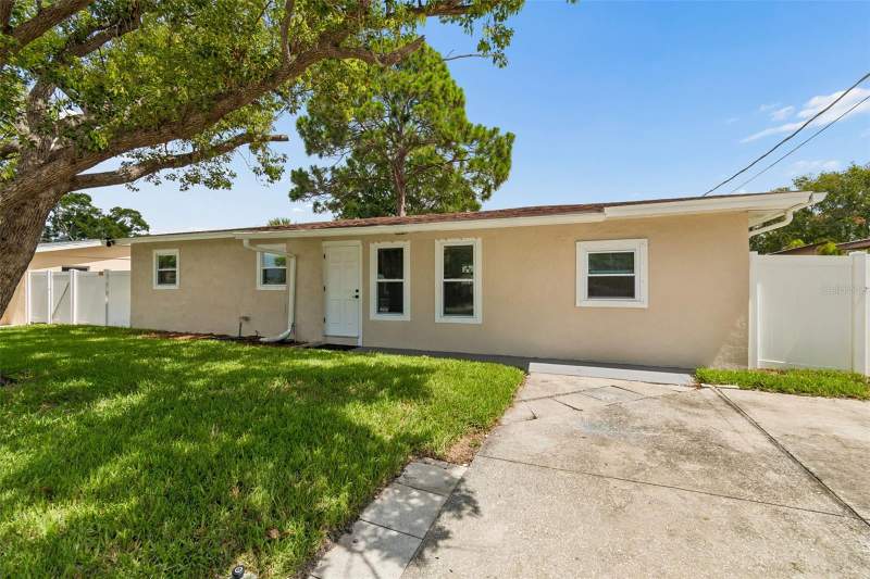 4 bedroom Single Family Residence at 4417 W Fairview Heights, Gandy Gardens 5, Tampa — photo 2
