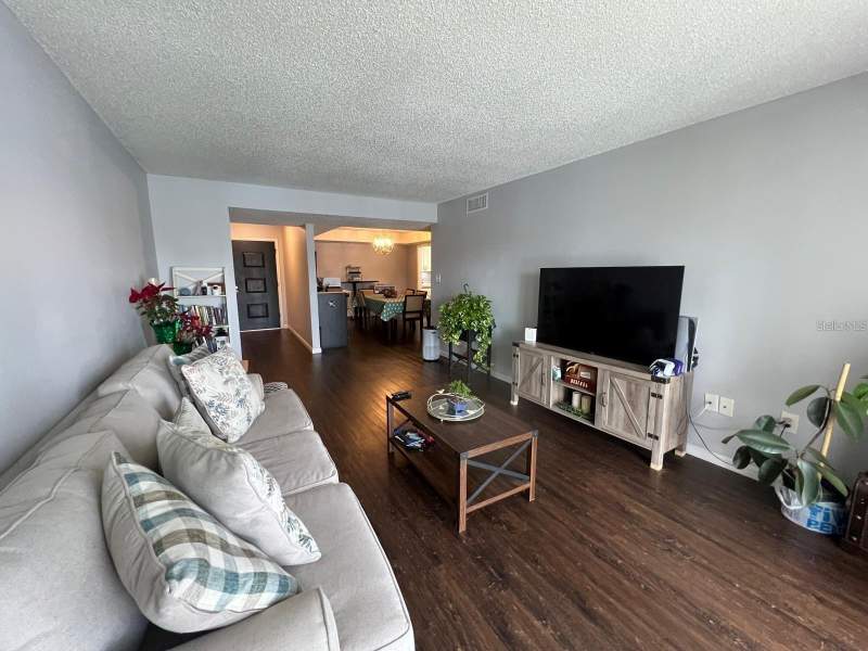 2 bedroom Condominium at 4575 S Texas Avenue #207, Alhambra Club Condo, Orlando — photo 2