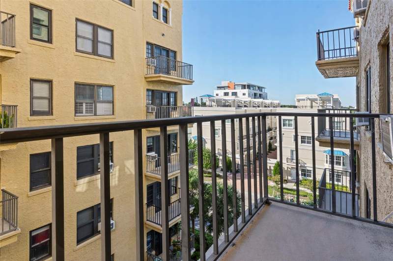 1 bedroom Condominium at 130 4th Avenue #503, Flori De Leon Apts Co-Op, St Petersburg — photo 3