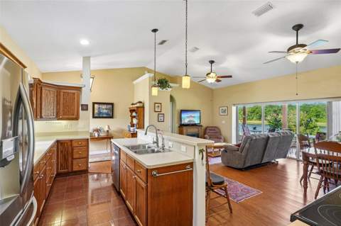 81 Fairway Circle, Umatilla FL - photo 12 of 46